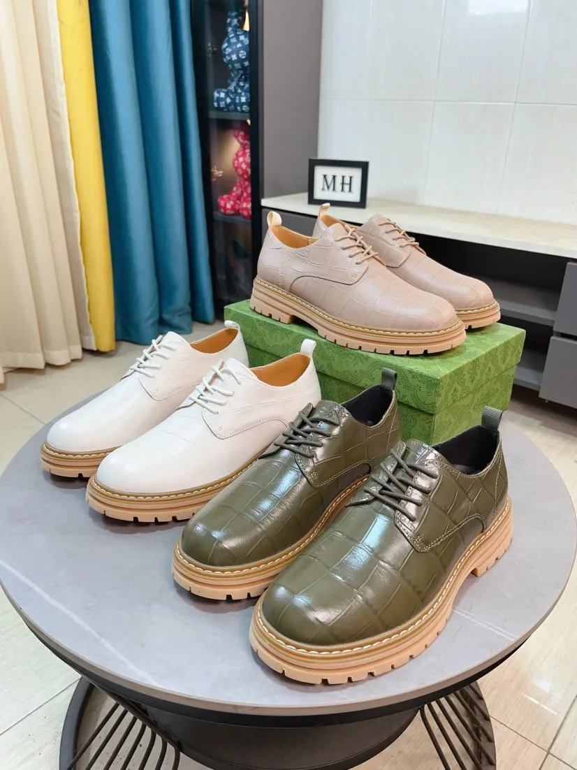 Men's shoes 💰500🌸🌸 (GUCCI) [can be made without label] G's new business boots are full-layer calfskin embossed with classic diamond pattern craftsmanship. They are high-end and classy, ​​versatile and have a full three-dimensional feel. They use raw rubber non-slip outsole. If you look closely, you will be addicted to the leather. You can't extricate yourself ~ the best on the market.          Fabric: Cowhide/Embossed Lining: Cowhide.          Please make a note when placing an order, size: 38-44 (37, 45, 46 can be customized and cannot be returned or exchanged)